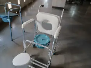 Medical Chair14ኮሞድ አራት ጎማ ያለው ዊልቸር Commode Chair New Packed