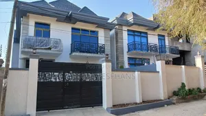5bdrm Villa in Villa, Yeka for rent