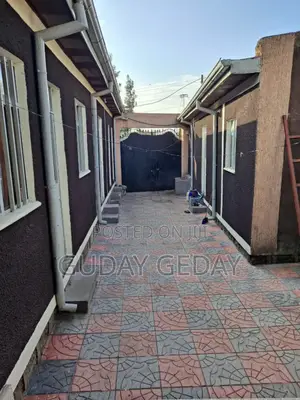 7bdrm House in Akaky Kaliti for sale