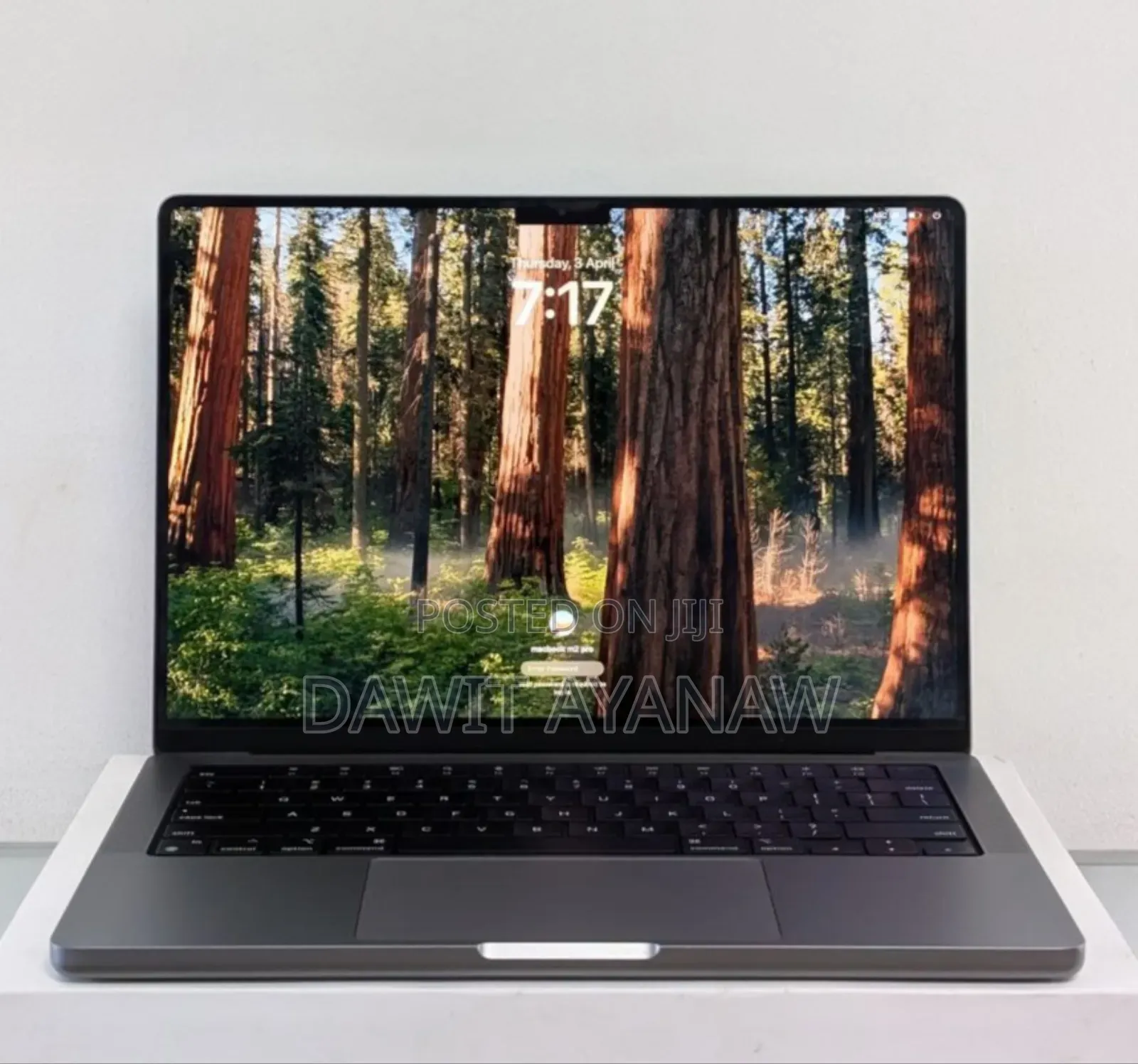 New Laptop Apple MacBook Pro 2022 M2 16GB Apple M2 SSD 512GB