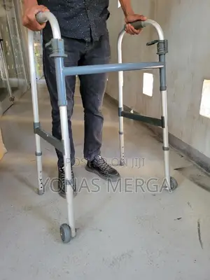Adjustable Folding Walker፮豳fingers, Palms or Side of Hand.