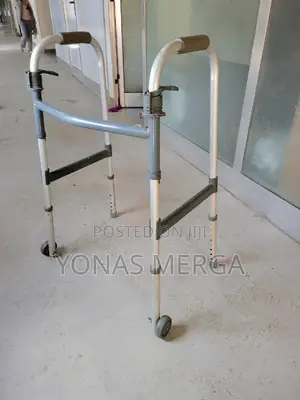 Walker/Walker\Reciprocating Walking Frame – Black Green