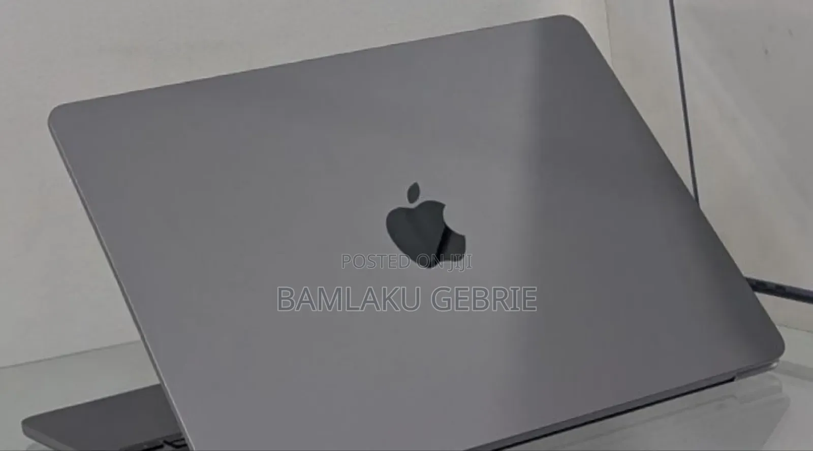 New Laptop Apple MacBook Air 2024 M3 13-Inch 8GB Apple M3 SSD 256GB