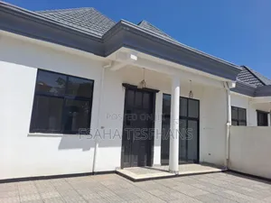 5bdrm Villa in House, Yeka for rent