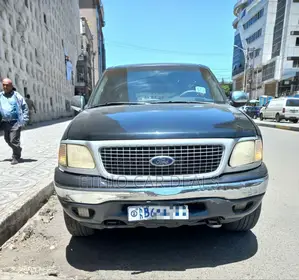 Ford Expedition 2000 Black