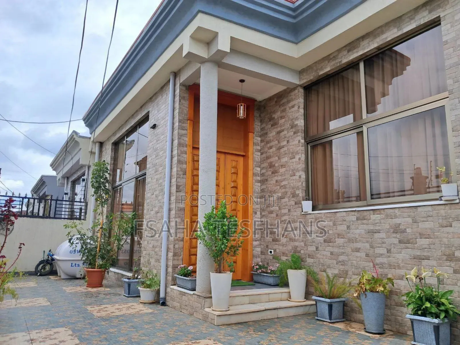 5bdrm Villa in House For Rent, Yeka for rent