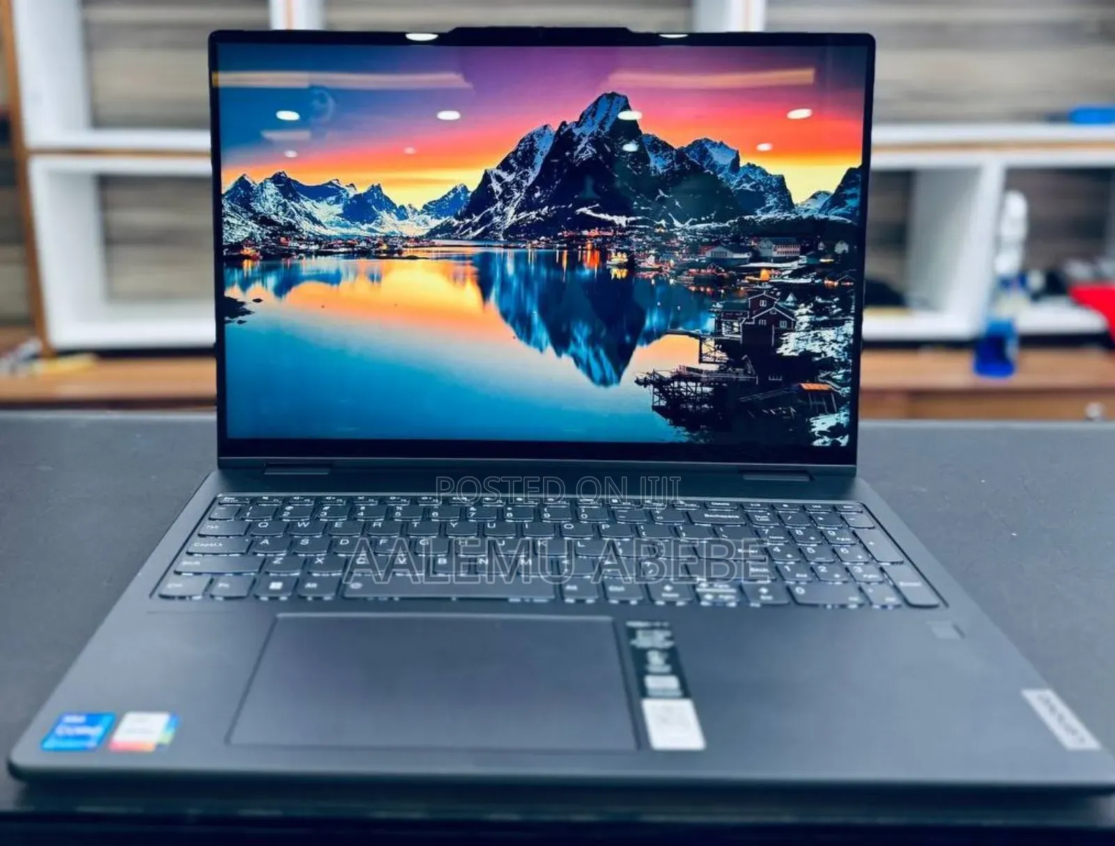 New Laptop Lenovo Yoga 7i 16GB Intel Core I7 SSD 512GB