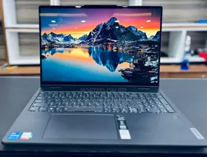 New Laptop Lenovo Yoga 7i 16GB Intel Core I7 SSD 512GB