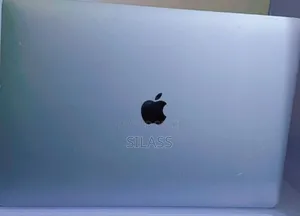 New Laptop Apple MacBook Pro 2017 16GB Intel Core I7 SSD 512GB