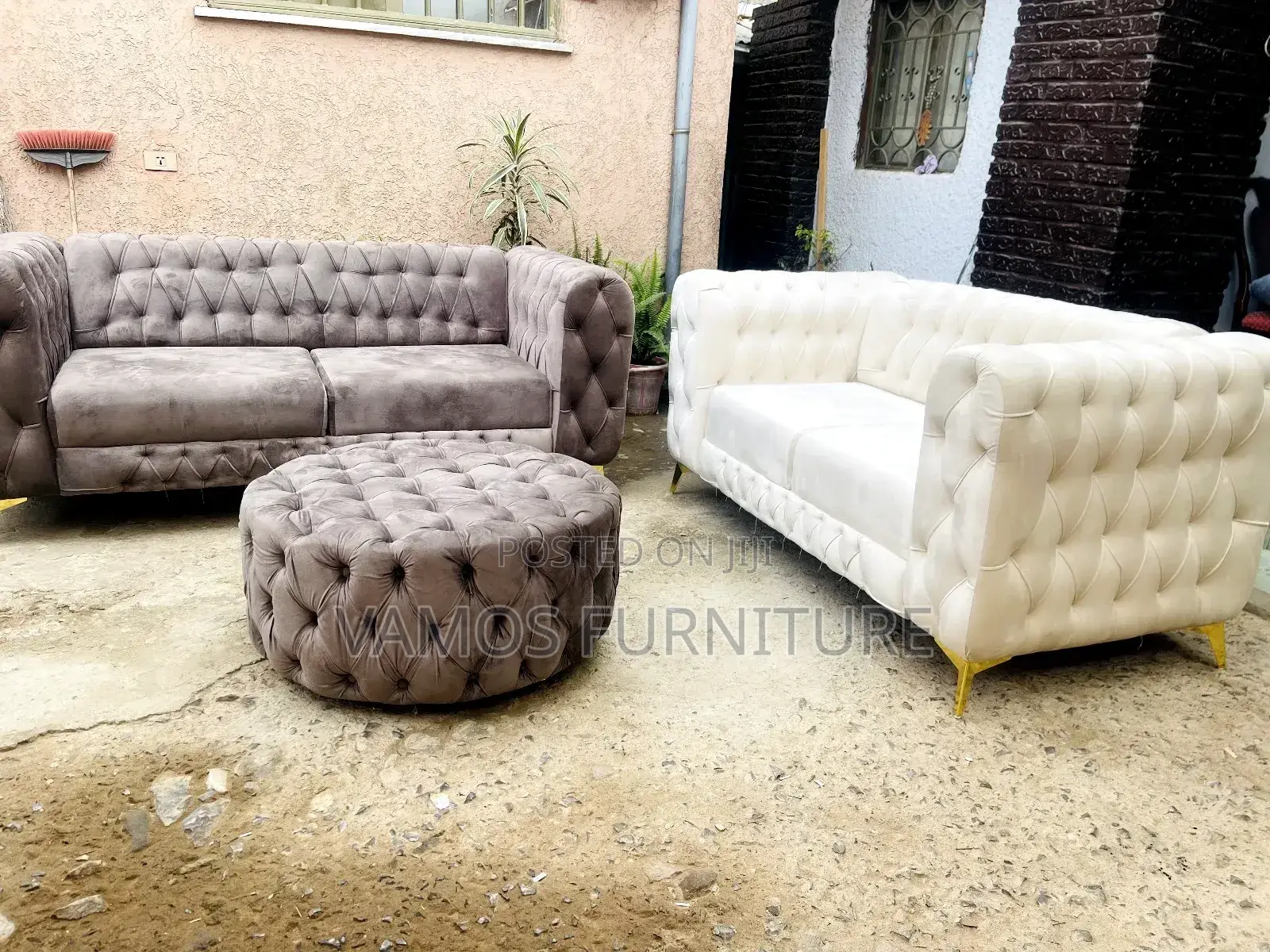 ያለቀ ሶፋ Sofa