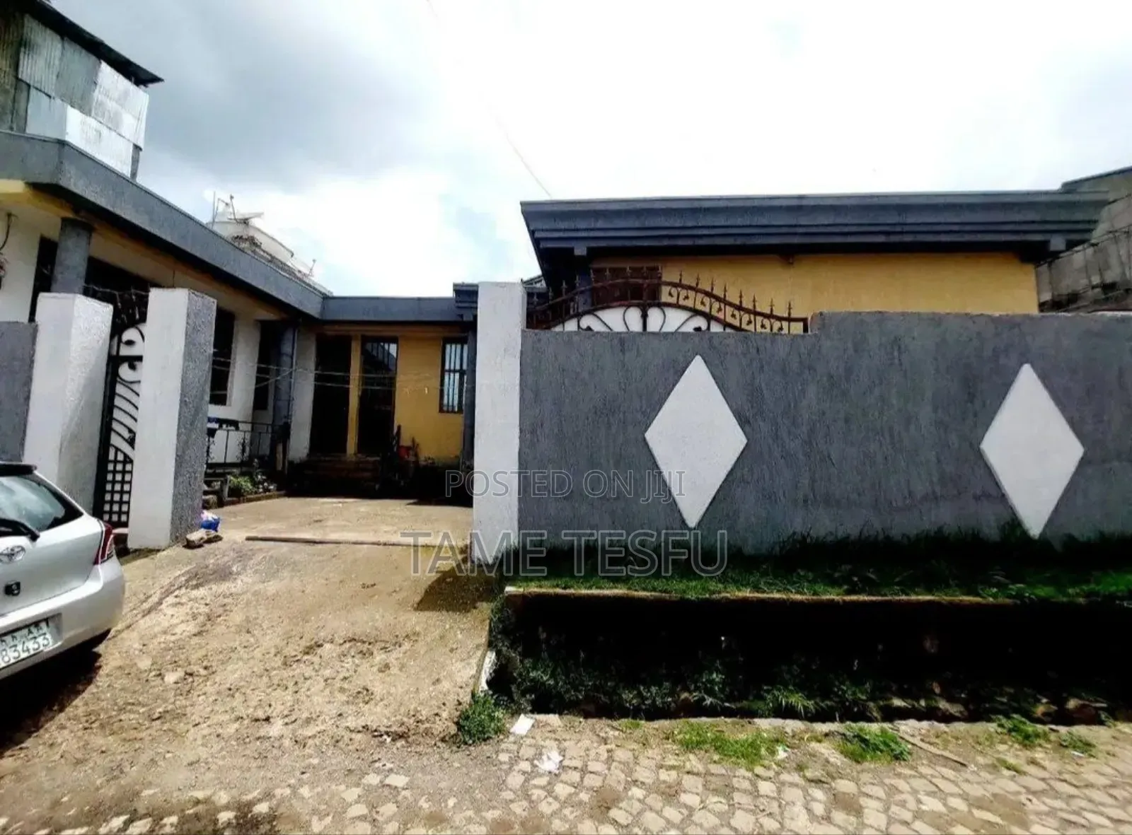3bdrm House in Kotobe Best Location, Yeka for sale
