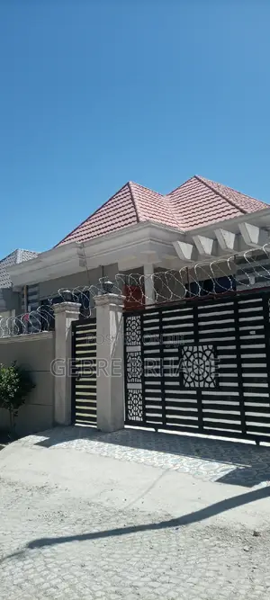 3bdrm Villa in Vila, Yeka for rent