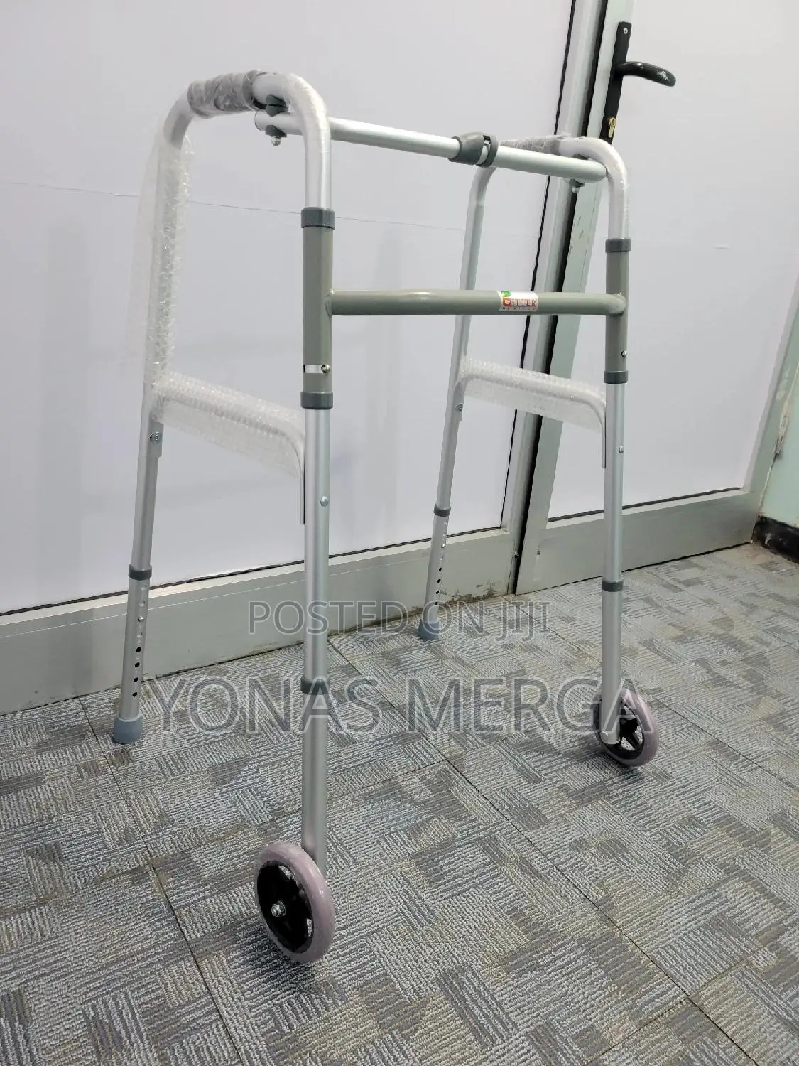 Walker/Walker/Equipped With Two Front Swivel Wheel