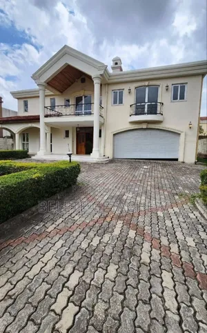5bdrm House in Ccd Compound , G+1, North Shewa for sale