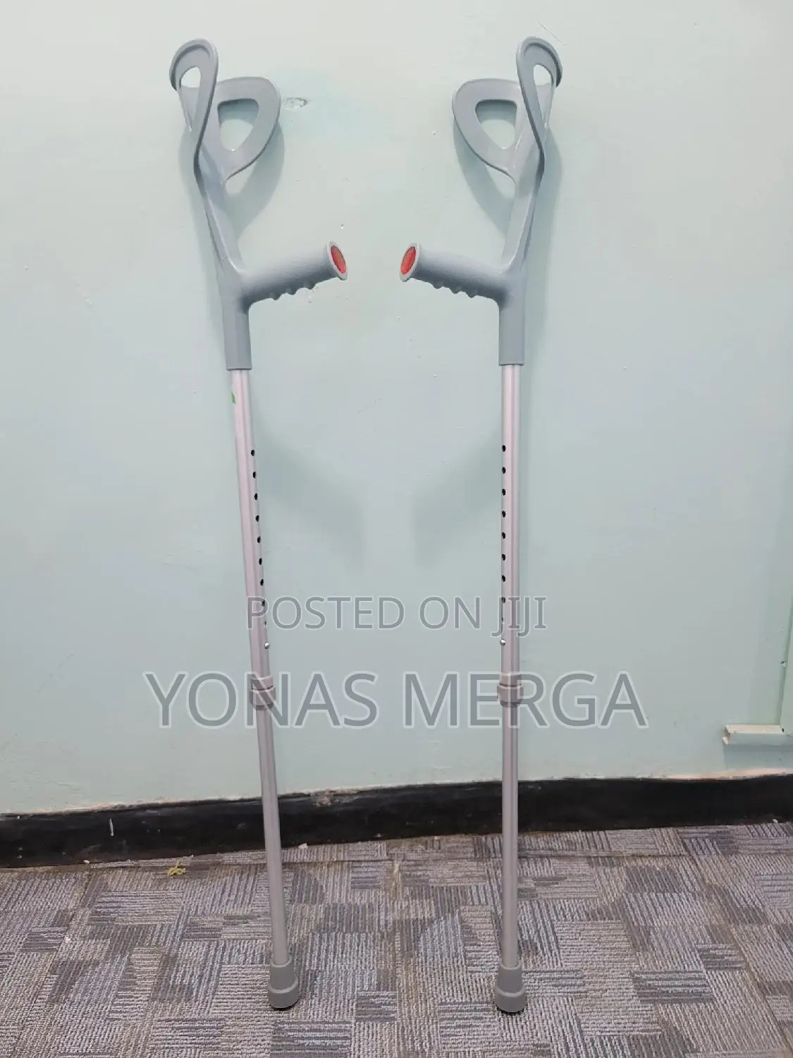 Crutches With PVC Handle -Medium-Pair昡፮max Weight :150kg