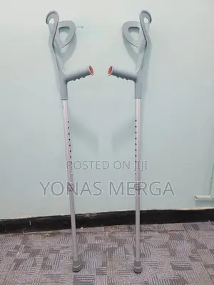 Crutches With PVC Handle -Medium-Pair昡፮max Weight :150kg