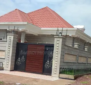 Furnished 4bdrm Villa in Bole for sale