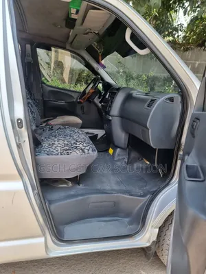 Toyota HiAce 2003 Silver