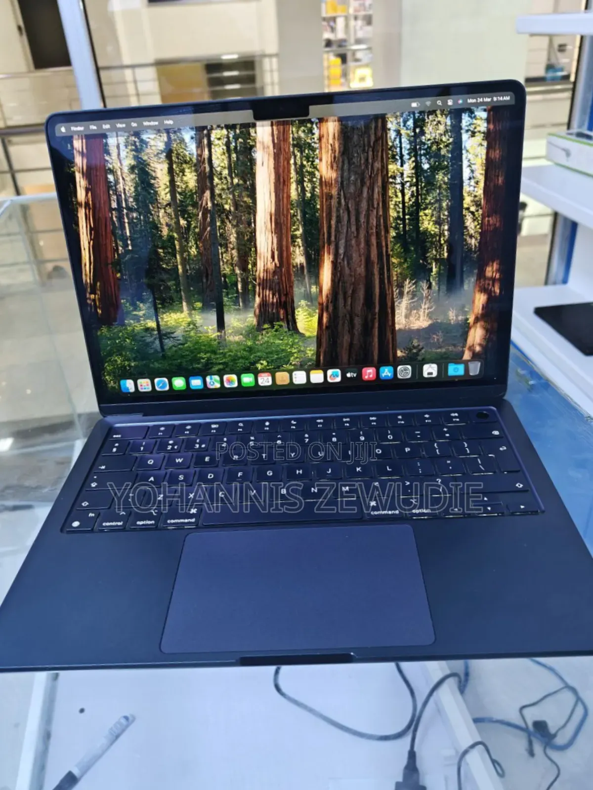 New Laptop Apple MacBook Air 2024 M3 13-Inch 8GB Apple M3 SSD 256GB