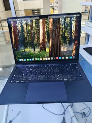 New Laptop Apple MacBook Air 2024 M3 13-Inch 8GB Apple M3 SSD 256GB