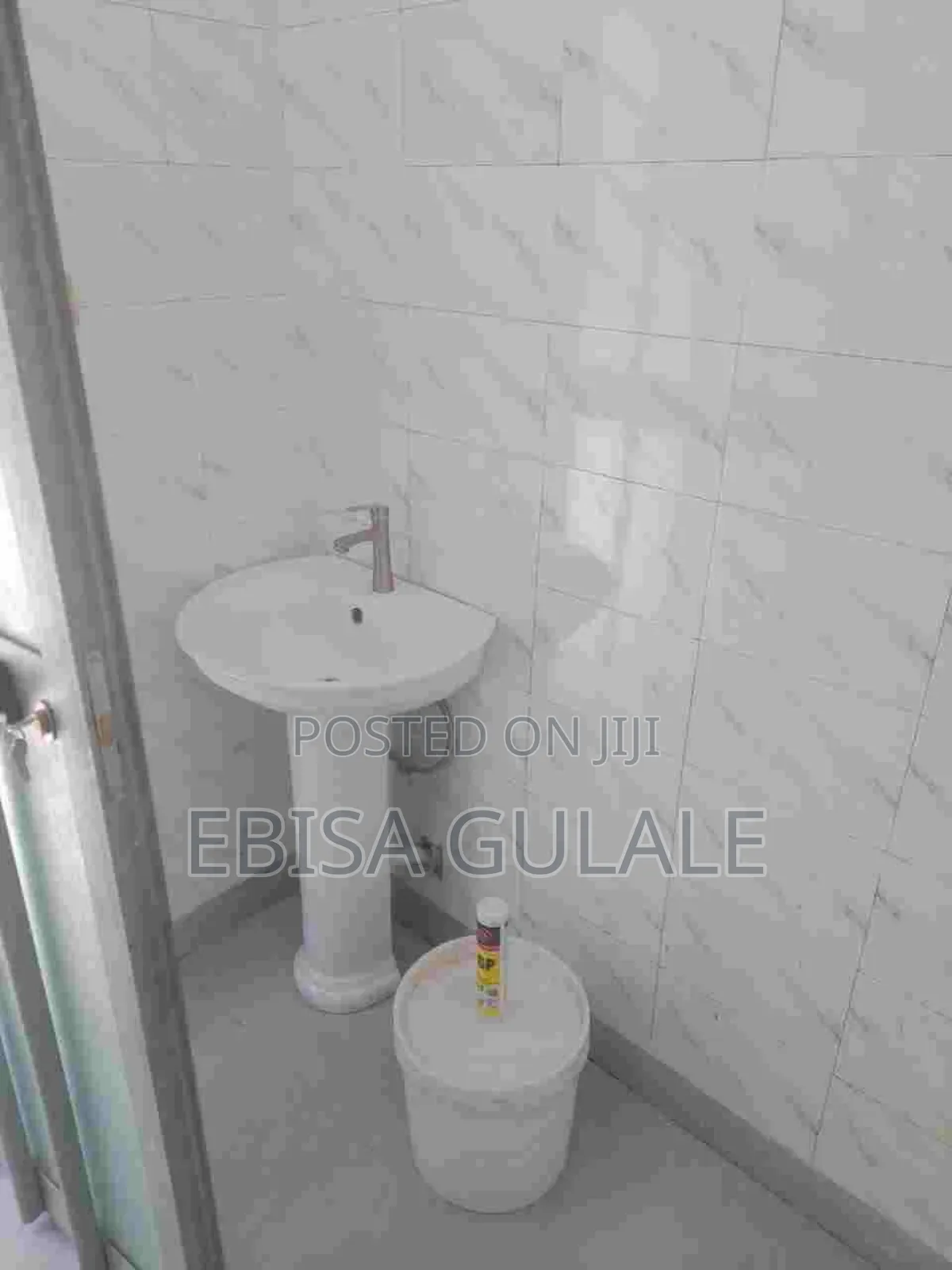 Furnished 4bdrm Apartment in Yeka for sale