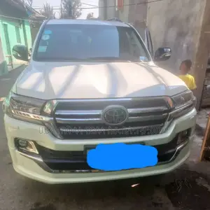 Toyota Land Cruiser 2020 White
