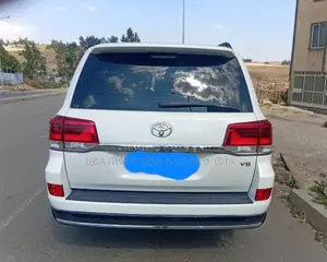 Toyota Land Cruiser 2020 White