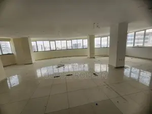 100qm Office Space