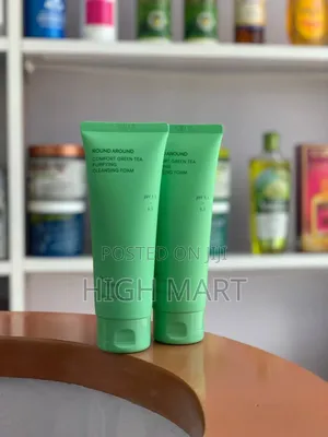 Round A'round Green Tea Pure Cleansing Foam