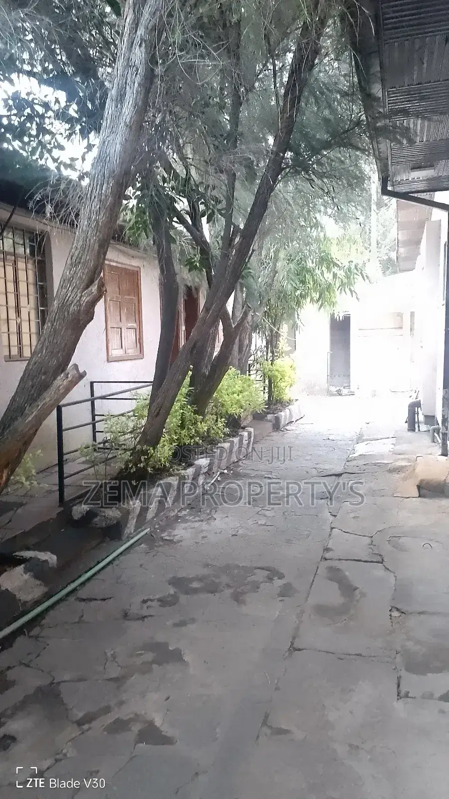 15bdrm Villa in 22 Around Axum Hotel, Bole for rent
