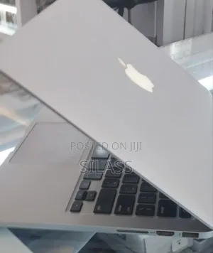 New Laptop Apple MacBook Pro 2015 16GB Intel Core i5 SSD 512GB
