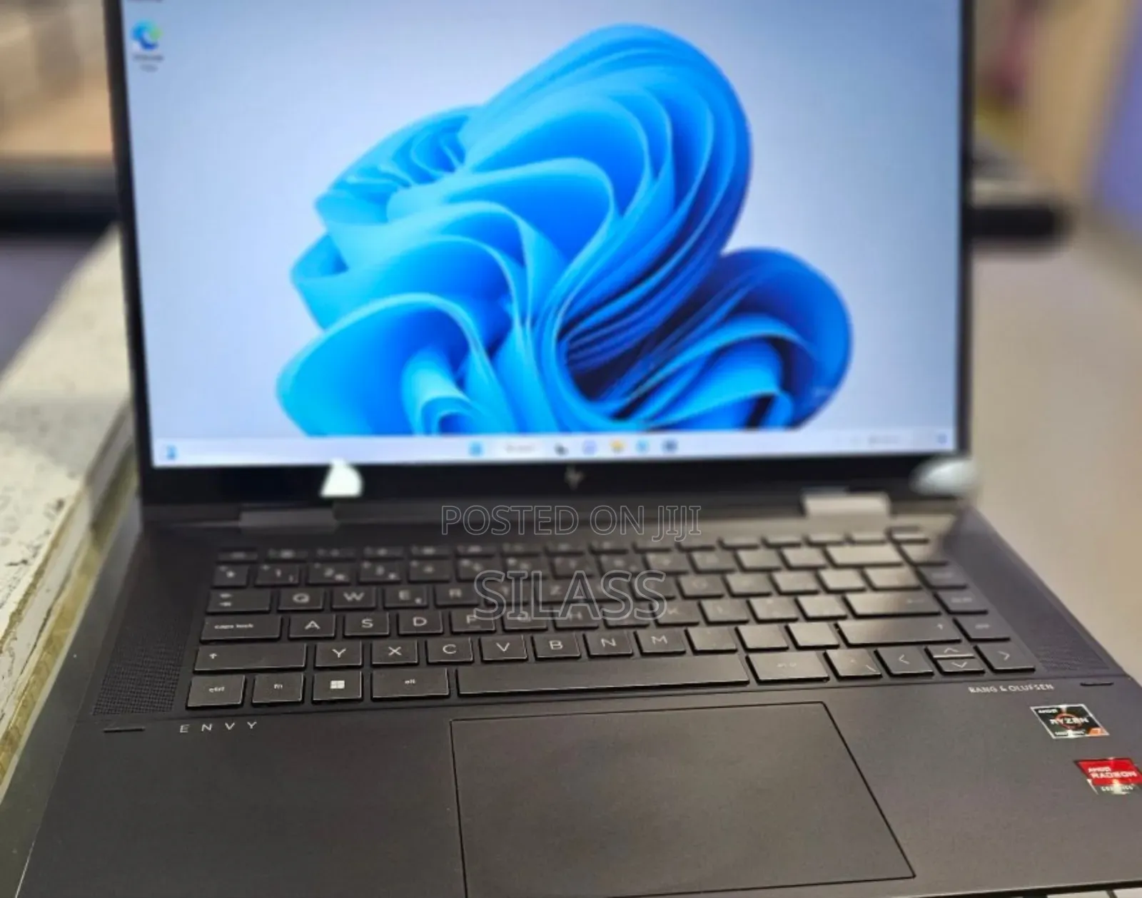 New Laptop HP Envy x360 16GB AMD Ryzen 7 SSD 1T