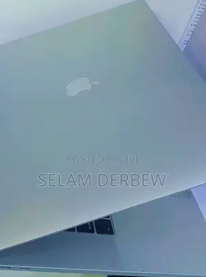 New Laptop Apple MacBook Pro 2017 16GB Intel Core I7 SSD 256GB