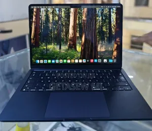 New Laptop Apple MacBook Air 2024 M3 13-Inch 8GB Apple M3 SSD 256GB