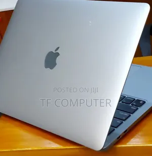 New Laptop Apple MacBook Pro 2022 M2 8GB Apple M2 SSD 256GB
