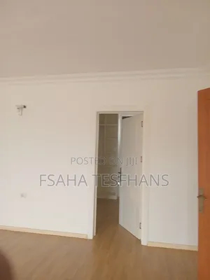 5bdrm House in G+2 House, Bole for rent