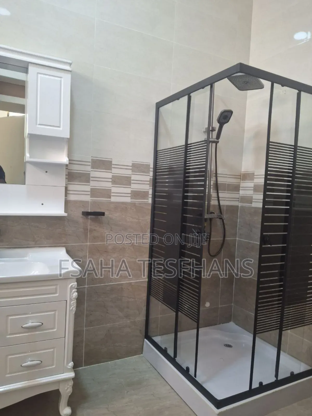 5bdrm Villa in House, Bole for rent