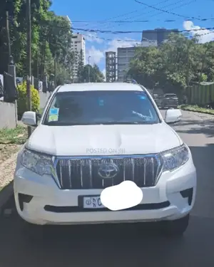 Toyota Land Cruiser Prado 2021 White