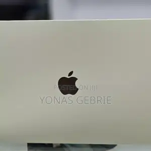 New Laptop Apple MacBook Air 2024 M3 15-inch 8GB Apple M3 SSD 256GB