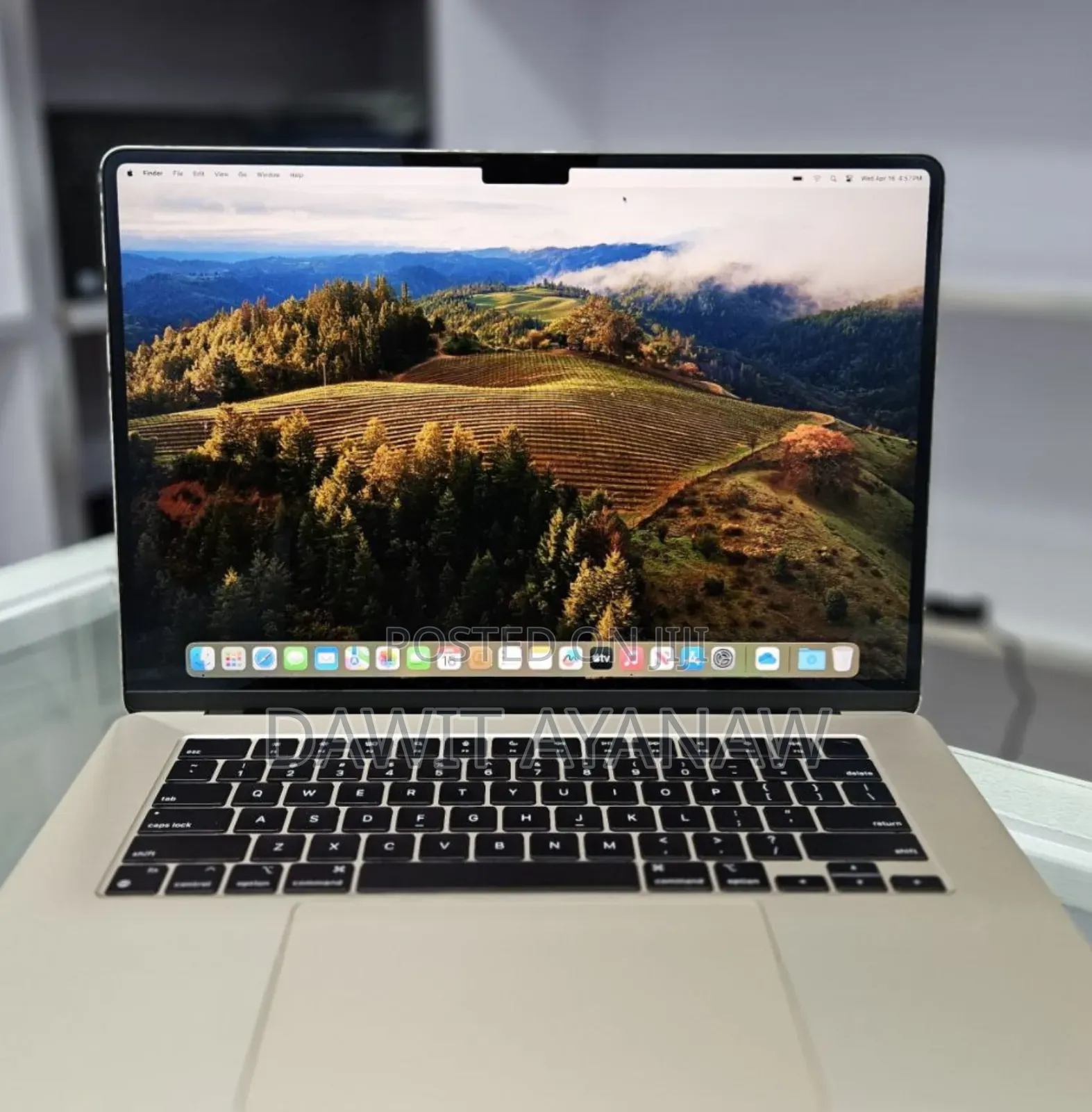 New Laptop Apple MacBook Air 2024 M3 13-Inch 8GB Apple M3 SSD 256GB