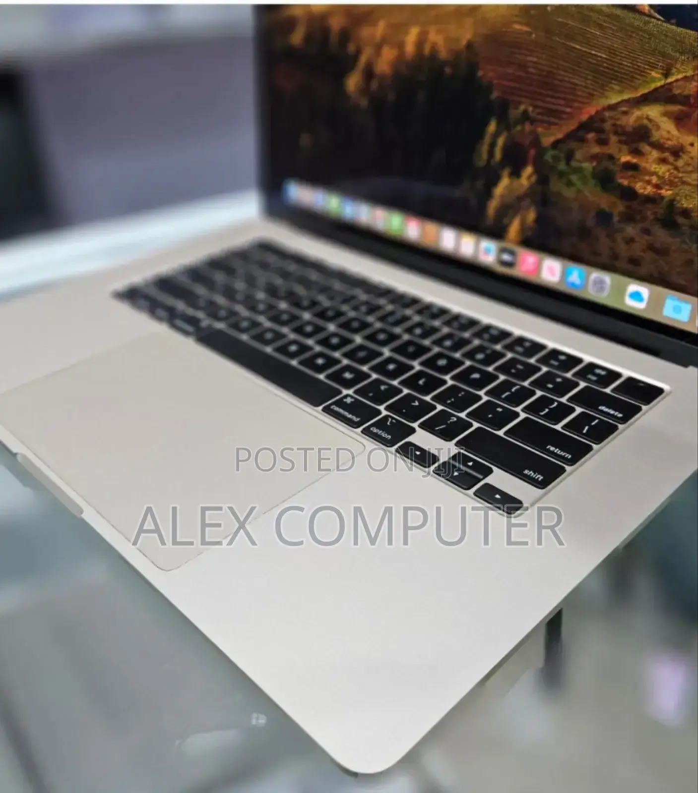 New Laptop Apple MacBook Air 2024 M3 15-Inch 8GB Apple M3 SSD 256GB