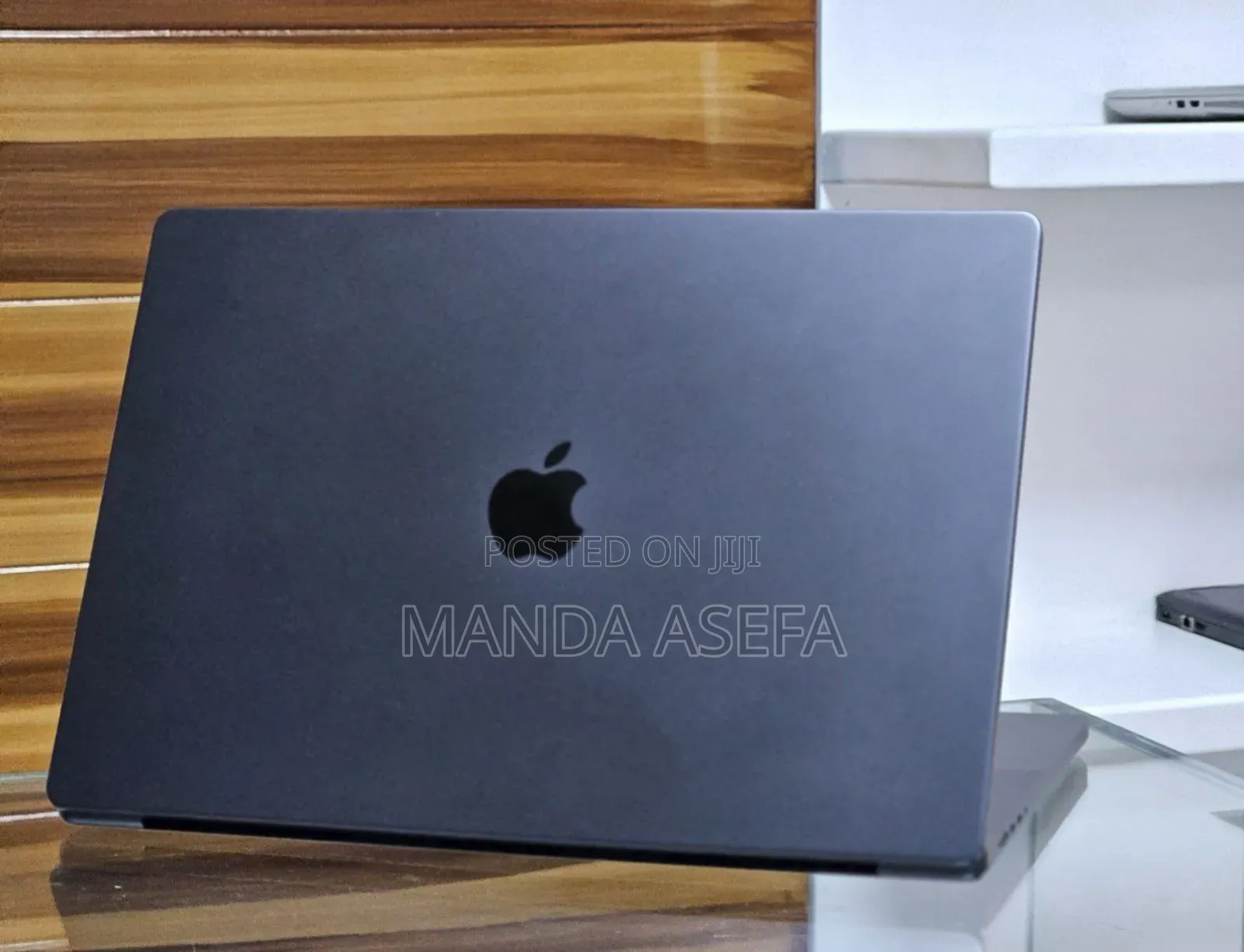 New Laptop Apple MacBook Pro 18GB Apple M3 SSD 512GB