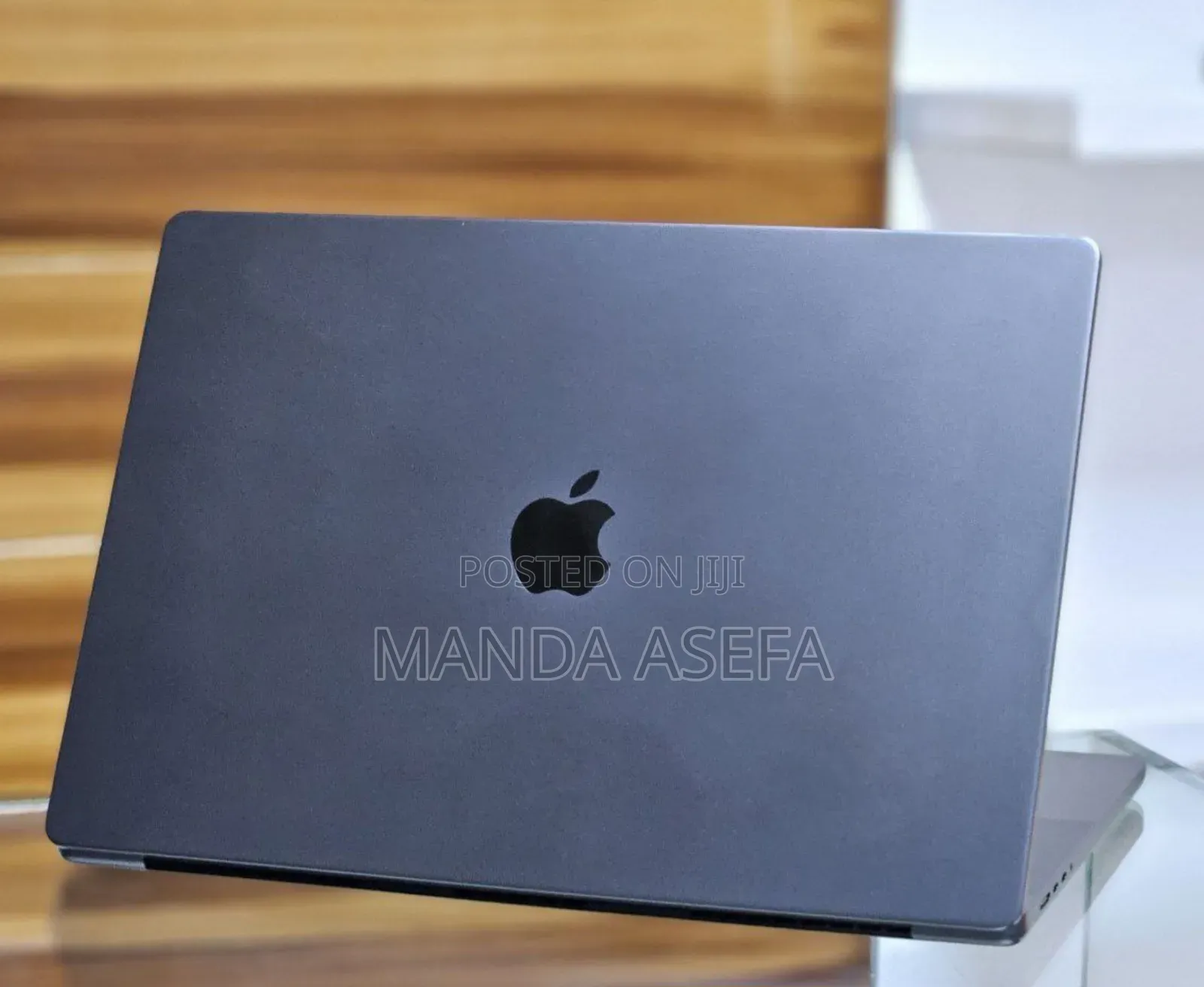 New Laptop Apple MacBook Pro 18GB Apple M3 SSD 512GB