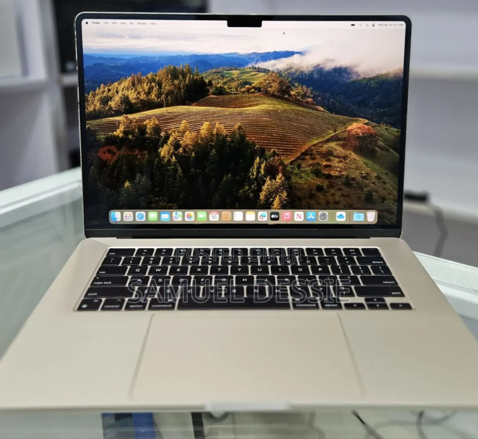 New Laptop Apple MacBook Air 2024 M3 15-Inch 8GB Apple M3 SSD 256GB