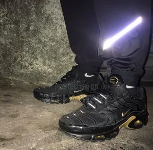 Nike #Air_max Plus Tn Black Dark Gold Master Quality Men