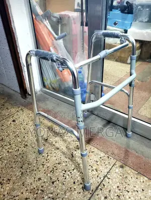 4-Legged Cane Aluminum Walker፶戒for a Secure,Nonslip Grip