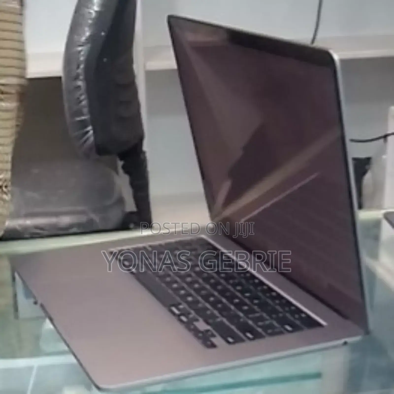 New Laptop Apple MacBook Air 2024 M3 15-Inch 8GB Apple M3 SSD 256GB