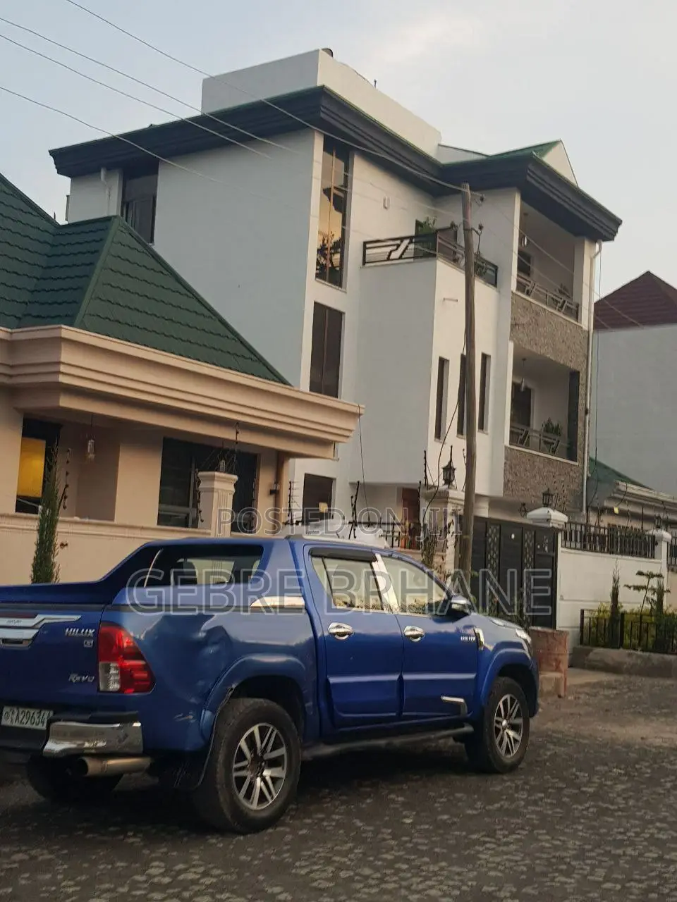 6bdrm House in G+2, Yeka for rent