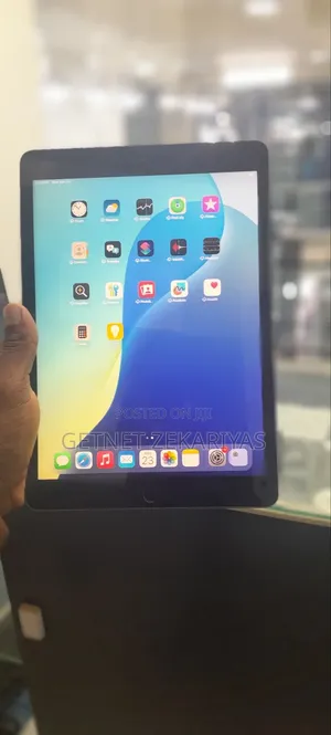 New Apple iPad 10.2 (2019) 128 GB