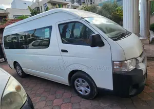 Toyota HiAce 2018 White